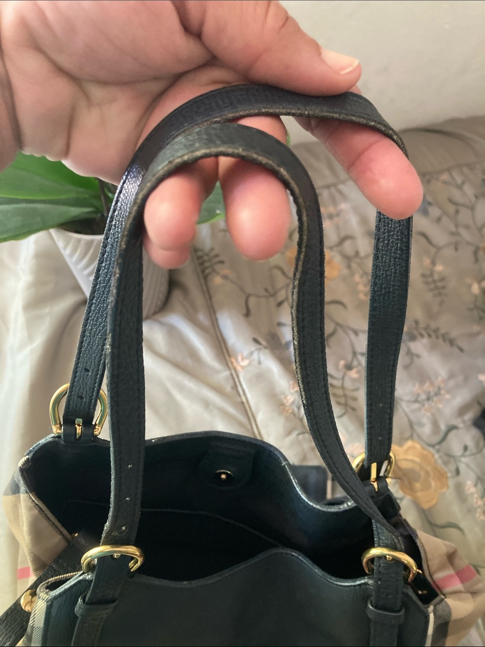 (Reposh) from @jebwa Burberry calfskin Canterbury tote. 😍 - Picture 10 of 17